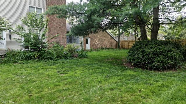 1036 Briarview Avenue NW, North Canton, OH 44720