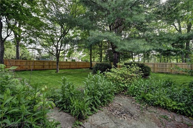 1036 Briarview Avenue NW, North Canton, OH 44720