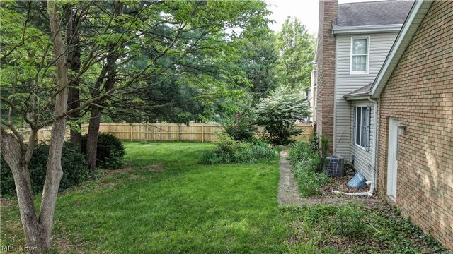 1036 Briarview Avenue NW, North Canton, OH 44720