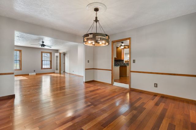 4490 Hamilton Drive, Bettendorf, IA 52722