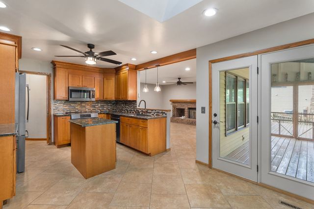 4490 Hamilton Drive, Bettendorf, IA 52722