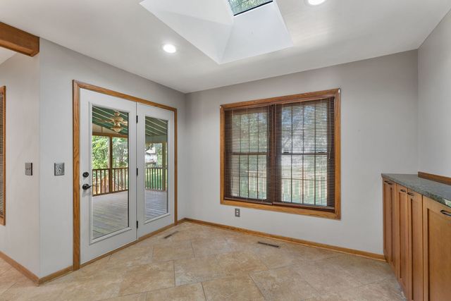 4490 Hamilton Drive, Bettendorf, IA 52722