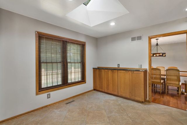 4490 Hamilton Drive, Bettendorf, IA 52722