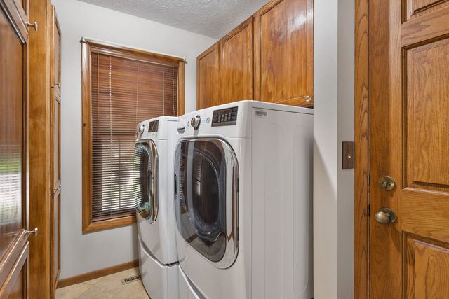 4490 Hamilton Drive, Bettendorf, IA 52722