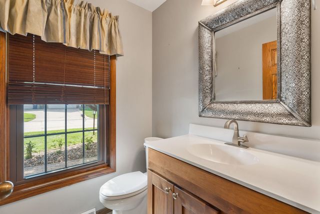 4490 Hamilton Drive, Bettendorf, IA 52722