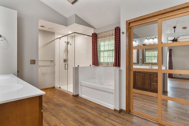 4490 Hamilton Drive, Bettendorf, IA 52722