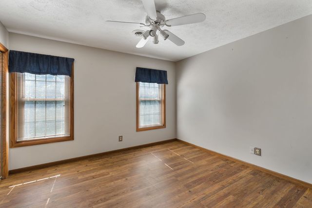 4490 Hamilton Drive, Bettendorf, IA 52722