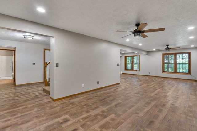 4490 Hamilton Drive, Bettendorf, IA 52722