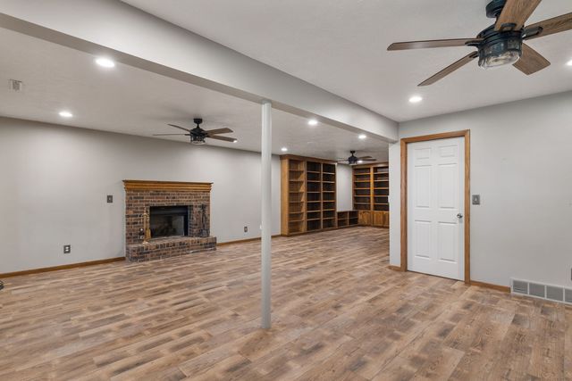 4490 Hamilton Drive, Bettendorf, IA 52722