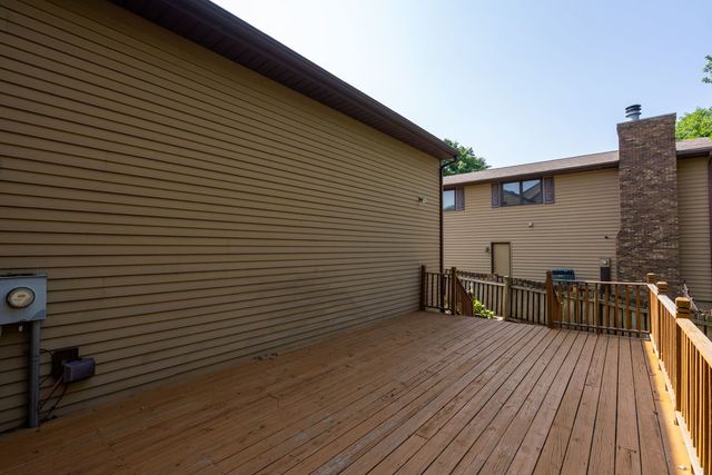 4490 Hamilton Drive, Bettendorf, IA 52722