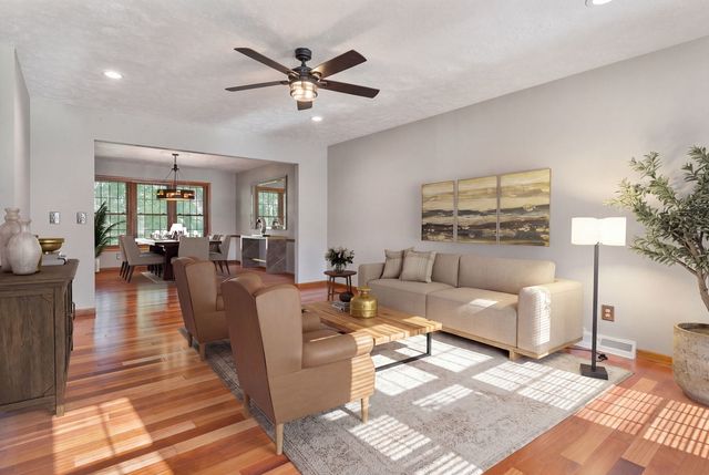 4490 Hamilton Drive, Bettendorf, IA 52722