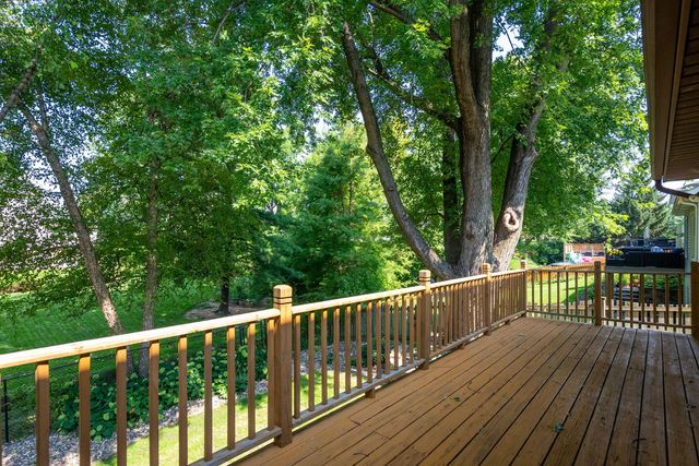 4490 Hamilton Drive, Bettendorf, IA 52722