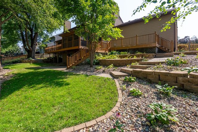 4490 Hamilton Drive, Bettendorf, IA 52722