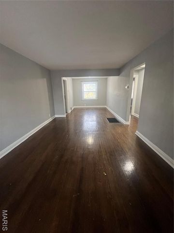 8815 Kendale Drive, Bel Ridge, MO 63121