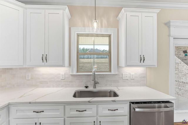 216 Golden Chestnut Bend, Bonaire, GA 31005