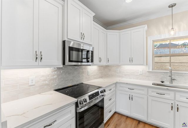 216 Golden Chestnut Bend, Bonaire, GA 31005