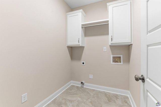 216 Golden Chestnut Bend, Bonaire, GA 31005