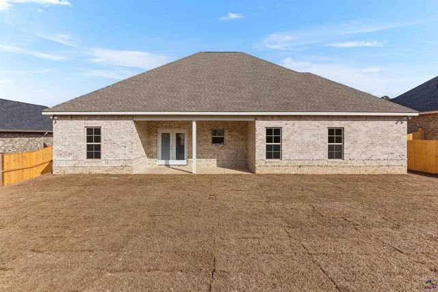 216 Golden Chestnut Bend, Bonaire, GA 31005