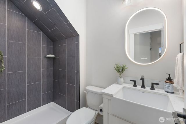 3209 E J Street, Tacoma, WA 98404