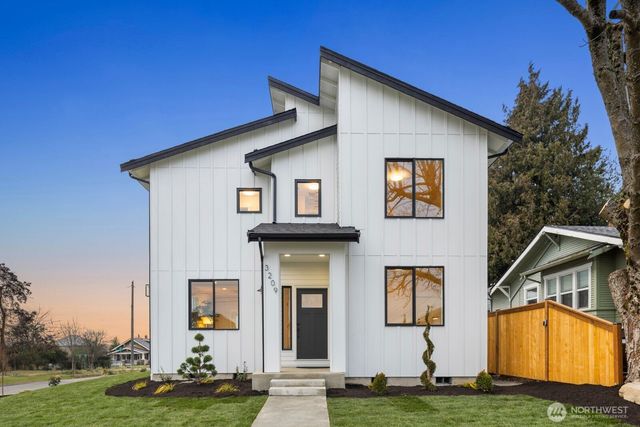 3209 E J Street, Tacoma, WA 98404