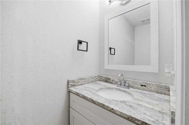 72 Ireland ST, Hampton, VA 23663