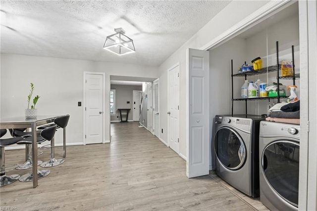 72 Ireland ST, Hampton, VA 23663