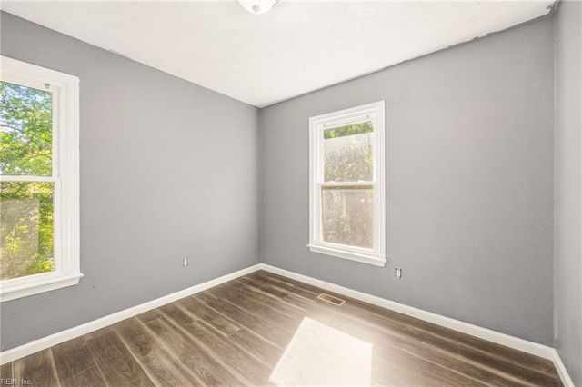 72 Ireland ST, Hampton, VA 23663