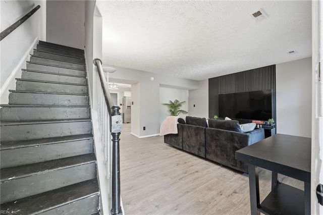 72 Ireland ST, Hampton, VA 23663