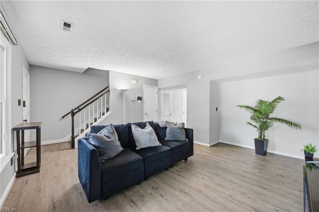 72 Ireland ST, Hampton, VA 23663