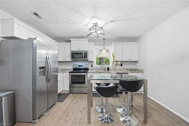 72 Ireland ST, Hampton, VA 23663