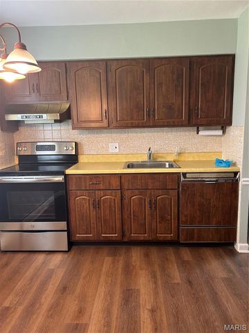 4307 Kay Lane, St Louis, MO 63123