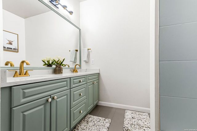 115 Chapel Hill Cir Unit 115, San Antonio, TX 78240