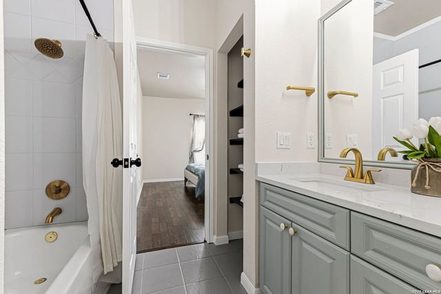 115 Chapel Hill Cir Unit 115, San Antonio, TX 78240