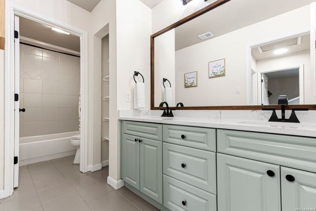 115 Chapel Hill Cir Unit 115, San Antonio, TX 78240