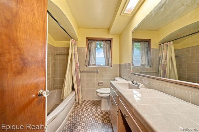 16195 Stricker Avenue, Eastpointe, MI 48021