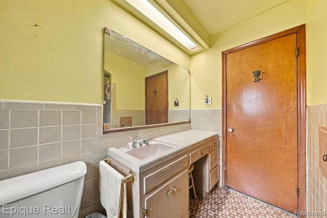 16195 Stricker Avenue, Eastpointe, MI 48021
