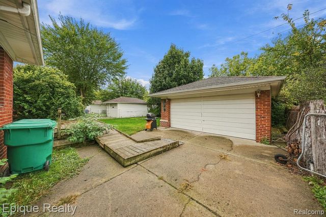 16195 Stricker Avenue, Eastpointe, MI 48021