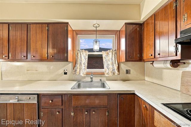 16195 Stricker Avenue, Eastpointe, MI 48021