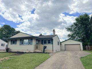 5193 Pinecrest, Austintown, OH 44515