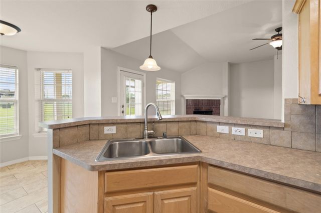 200 Flower Meadows Drive, Waxahachie, TX 75165