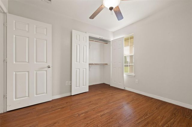 200 Flower Meadows Drive, Waxahachie, TX 75165