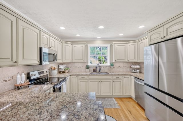 341 Bradshaw Rd, Lebanon, TN 37087