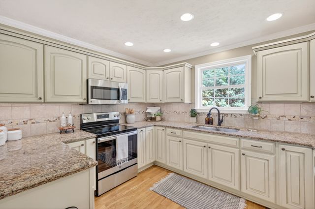 341 Bradshaw Rd, Lebanon, TN 37087