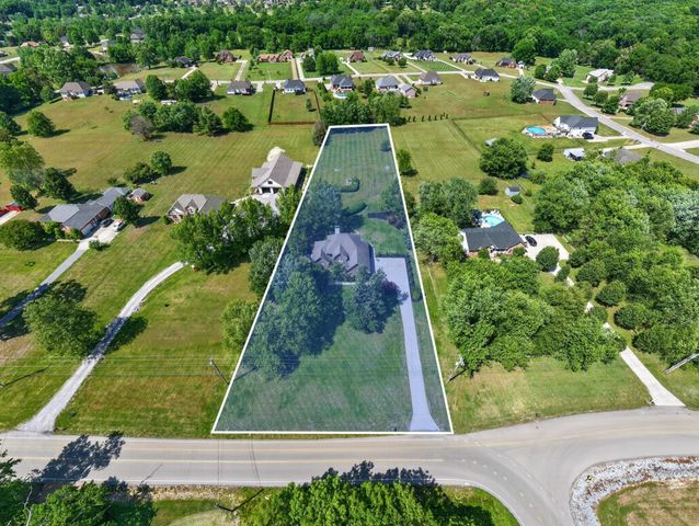 341 Bradshaw Rd, Lebanon, TN 37087