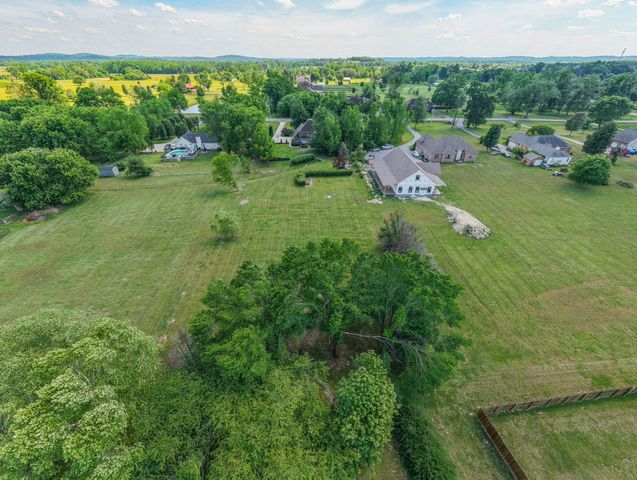 341 Bradshaw Rd, Lebanon, TN 37087