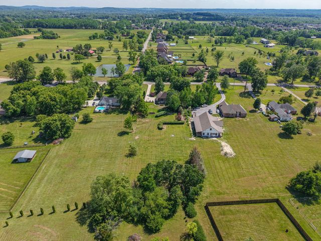 341 Bradshaw Rd, Lebanon, TN 37087
