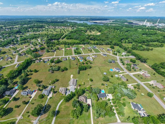 341 Bradshaw Rd, Lebanon, TN 37087