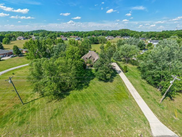 341 Bradshaw Rd, Lebanon, TN 37087