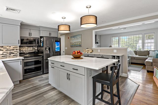65 Kings Row Drive, East Dennis, MA 02641