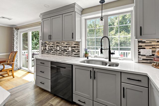 65 Kings Row Drive, East Dennis, MA 02641